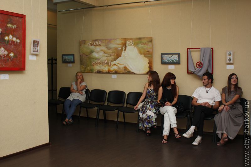 У галереї «Мистецтво Слобожанщини» відкрилася виставка «Усмішки життя»