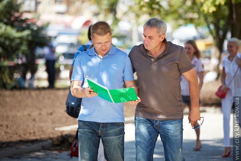 У сквері по вулиці 23 Серпня пройшов суботник