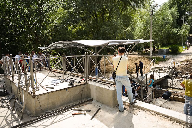 У Манжосовому ярі відкрили новий пішохідний міст