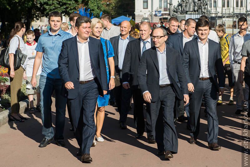 До Дня міста в саду імені Шевченка відкрилася фотовиставка