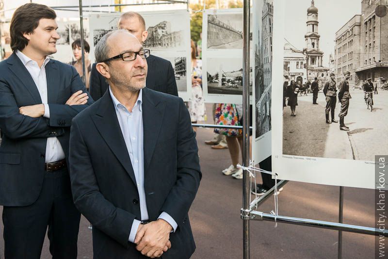 До Дня міста в саду імені Шевченка відкрилася фотовиставка