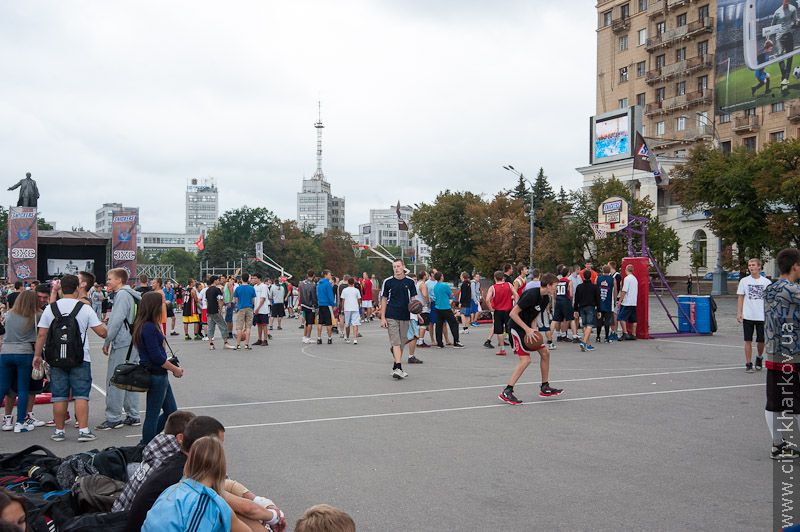 У Харкові проходять всеукраїнські змагання зі стритболу