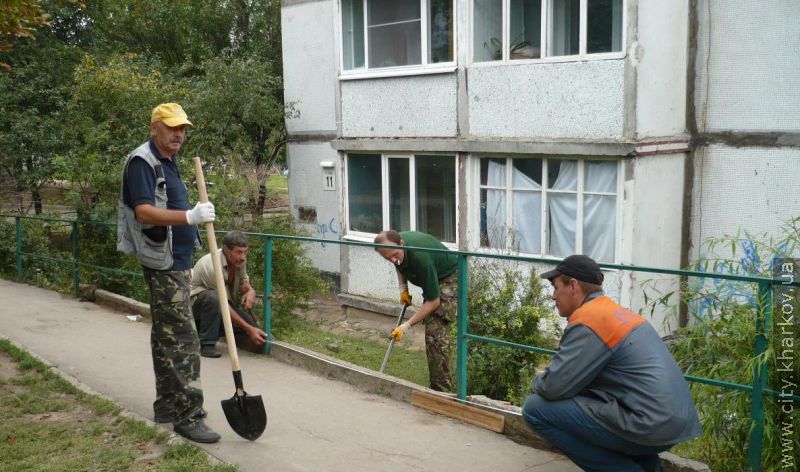 У Ленінському районі до Дня міста відремонтували дороги