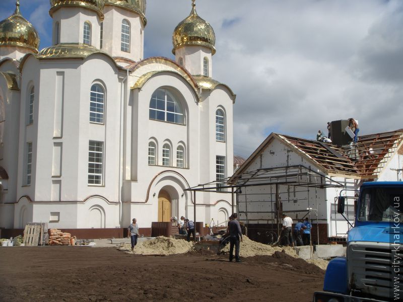У Ленінському районі до Дня міста відремонтували дороги