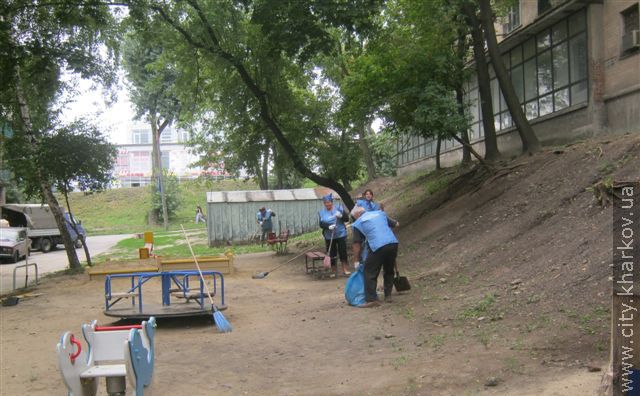У Ленінському районі до Дня міста відремонтували дороги