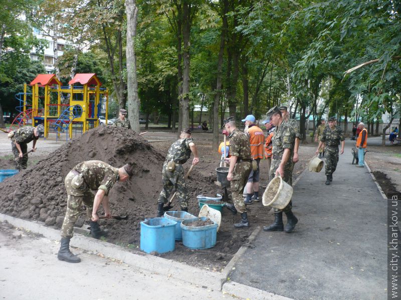 У Ленінському районі до Дня міста відремонтували дороги