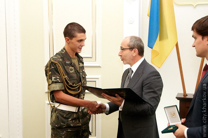 Товаришам по службі Володимира Березюка вручили почесні грамоти міськради
