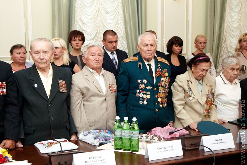 Товаришам по службі Володимира Березюка вручили почесні грамоти міськради