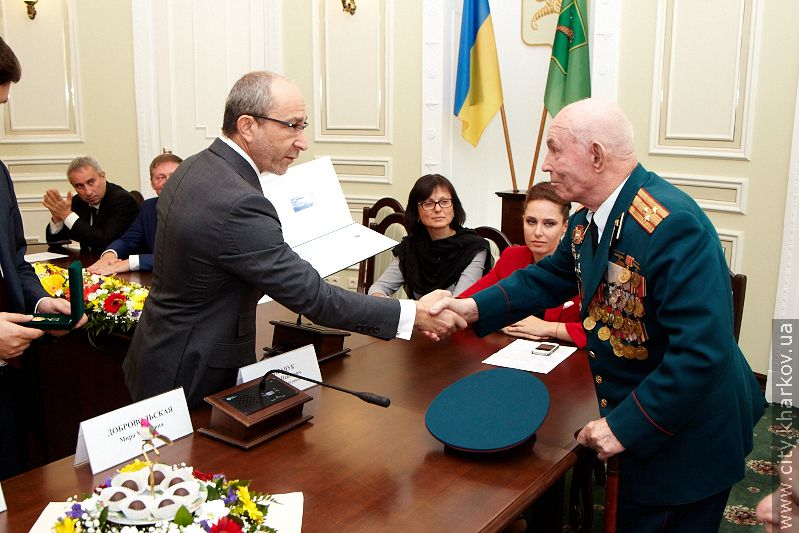 Товаришам по службі Володимира Березюка вручили почесні грамоти міськради