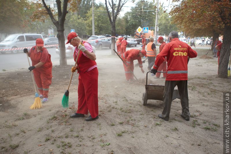 Ділянку біля будинку по вулиці Слинька, 2б готують до відновлювальних робіт