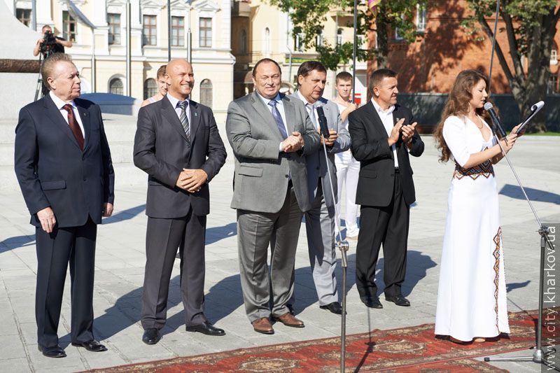 Kharkiv Paralympic sportsmen were honoured in Constitution square