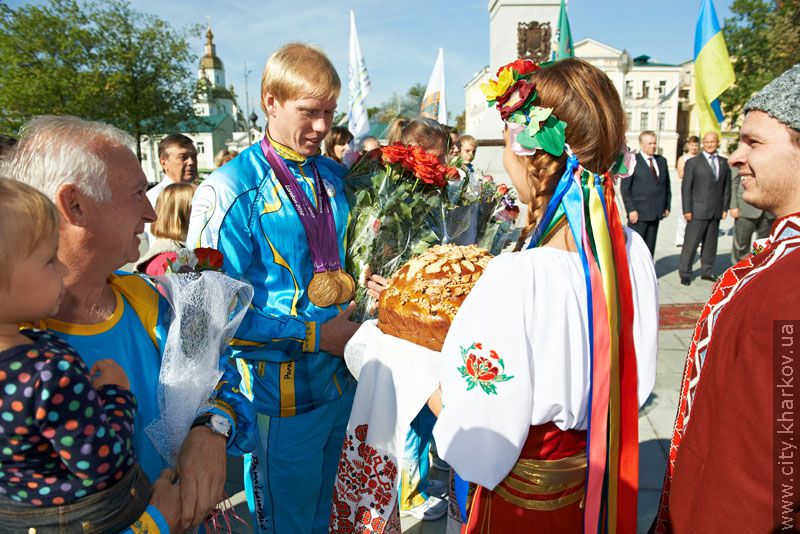 Kharkiv Paralympic sportsmen were honoured in Constitution square