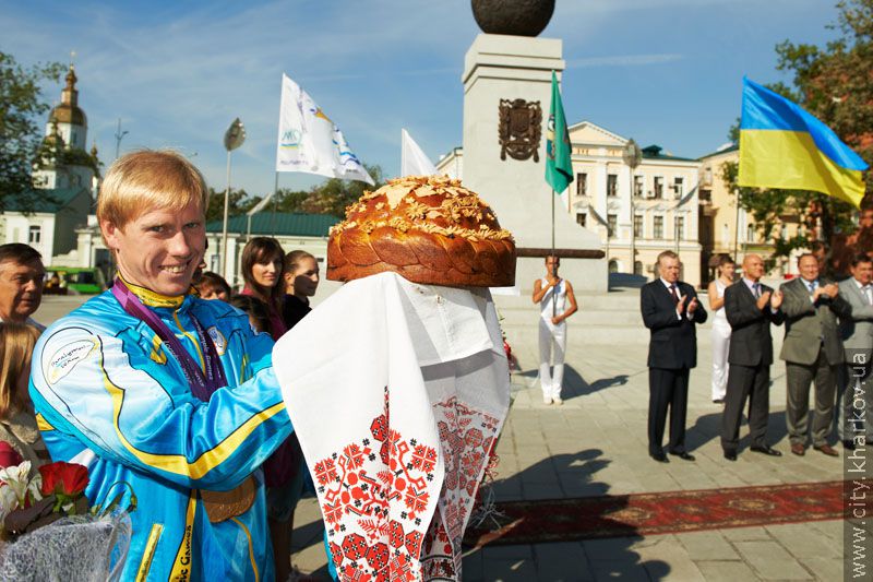Kharkiv Paralympic sportsmen were honoured in Constitution square