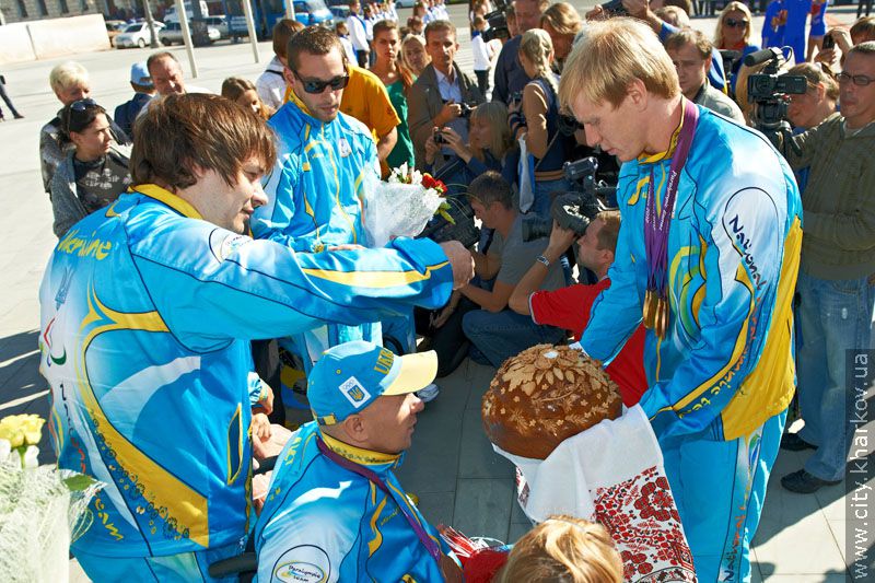 Kharkiv Paralympic sportsmen were honoured in Constitution square