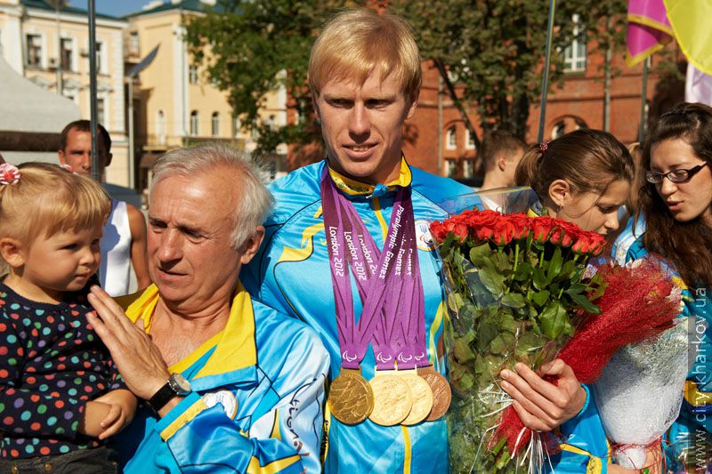 Kharkiv Paralympic sportsmen were honoured in Constitution square