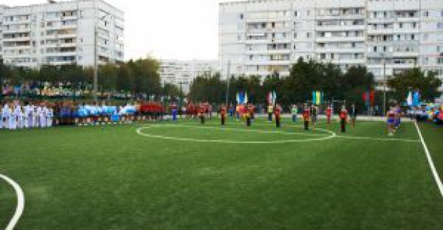 У гімназії №172 відкрили новий спортмайданчик