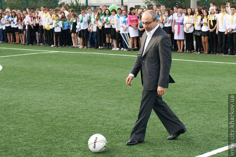 У гімназії №172 відкрили новий спортмайданчик