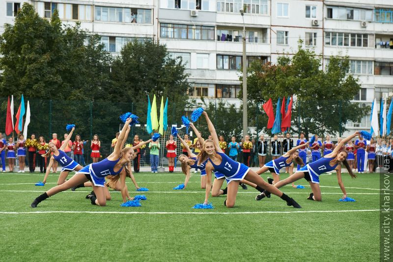У гімназії №172 відкрили новий спортмайданчик