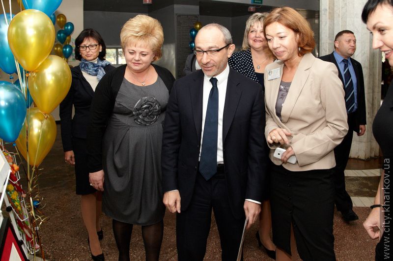 Геннадій Кернес привітав вчителів Фрунзенського району