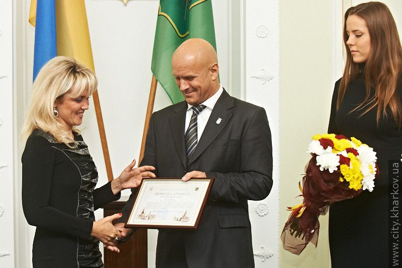 Харків'ян, які зробили внесок у підготовку Євро-2012, нагородили почесними грамотами
