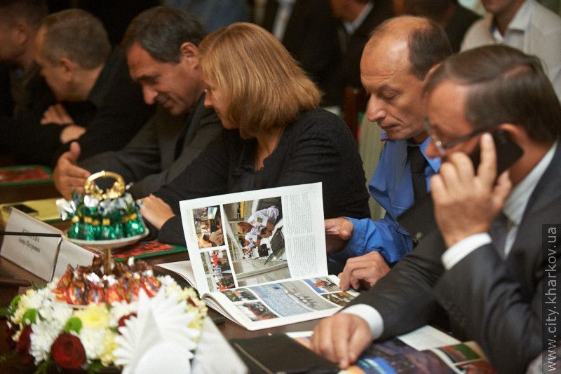 Харків'ян, які зробили внесок у підготовку Євро-2012, нагородили почесними грамотами