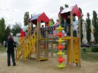 У селищі Артема встановили ще один дитячий майданчик