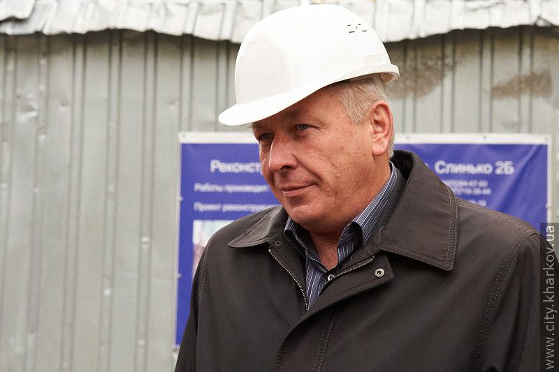 Сходову клітку і фасад будинку по вулиці Ощепкова ремонтують коштом бюджету міста (додано фото)