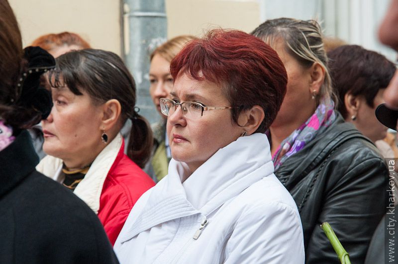 У Харкові відкрили меморіальну дошку медику Ксенії Іліаді