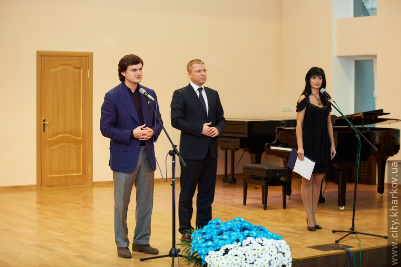 У Дзержинському районі вшанували найкращих учнів