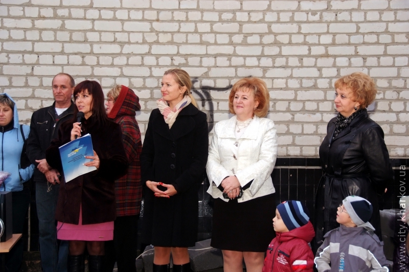 У Ленінському районі відкрили ще один дитячий майданчик