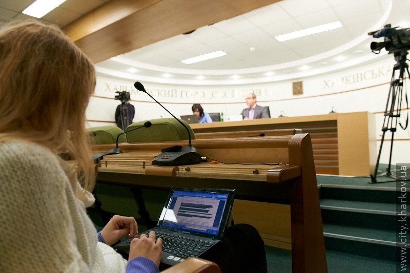 Харків'яни поставили Геннадієві Кернесу на Інтернет-конференції понад сто запитань