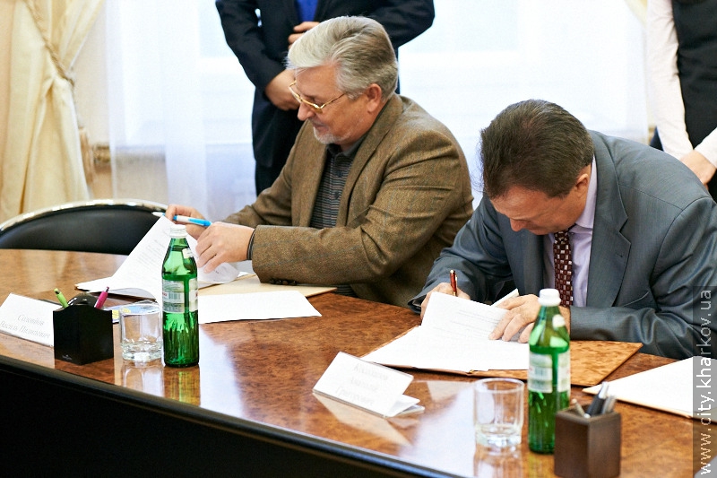 Юракадемія підписала угоду з роботодавцями про працевлаштування випускників