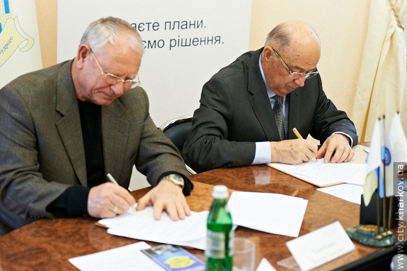 Юракадемія підписала угоду з роботодавцями про працевлаштування випускників