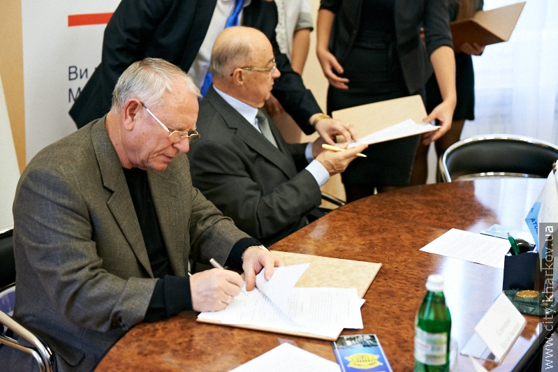 Юракадемія підписала угоду з роботодавцями про працевлаштування випускників