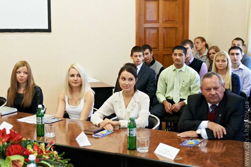 Юракадемія підписала угоду з роботодавцями про працевлаштування випускників