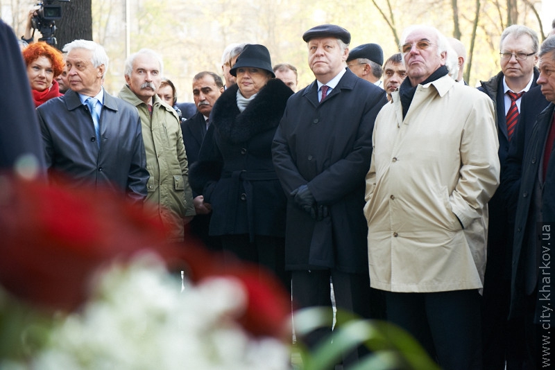 У Харкові відкрили меморіальну дошку хірургові Аполлінарію Подрєзу