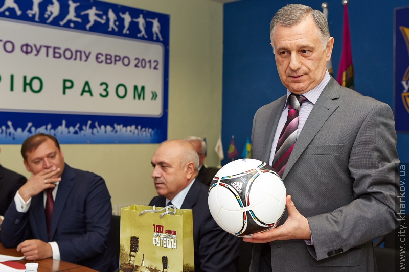 Kharkiv received an award from the Football Federation of Ukraine for hosting Euro-2012