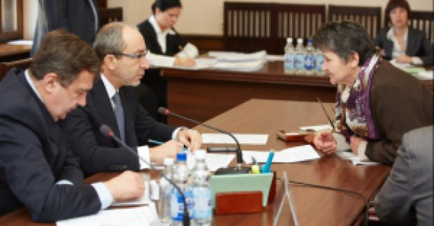 Геннадій Кернес провів прийом громадян в університеті імені Каразіна (доповнено)