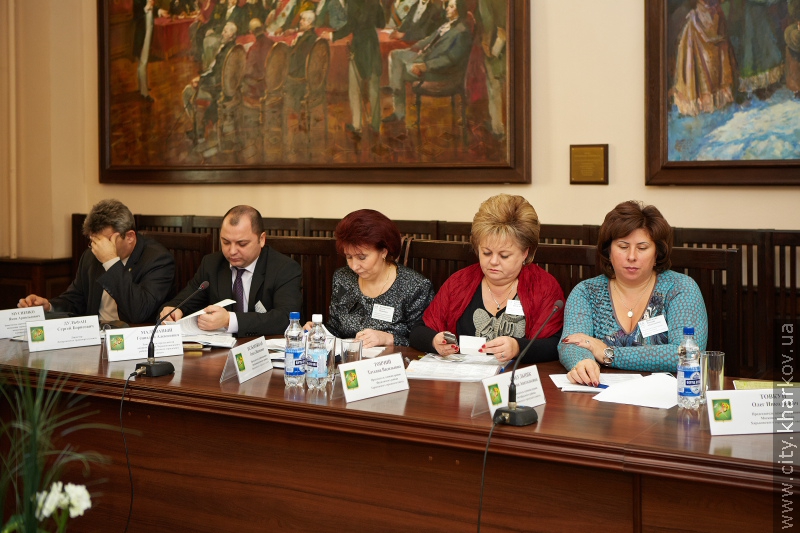 Геннадій Кернес провів прийом громадян в університеті імені Каразіна (доповнено)