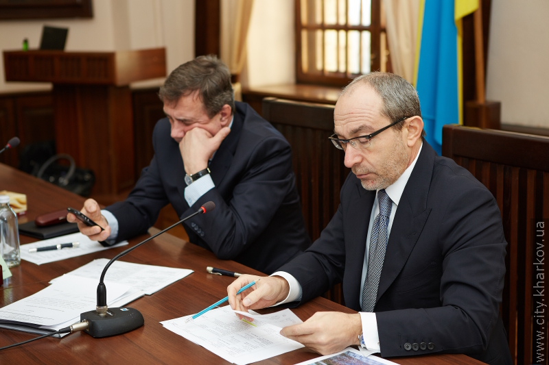 Геннадій Кернес провів прийом громадян в університеті імені Каразіна (доповнено)