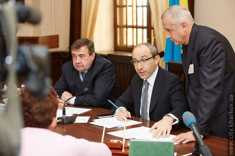 Геннадій Кернес провів прийом громадян в університеті імені Каразіна (доповнено)