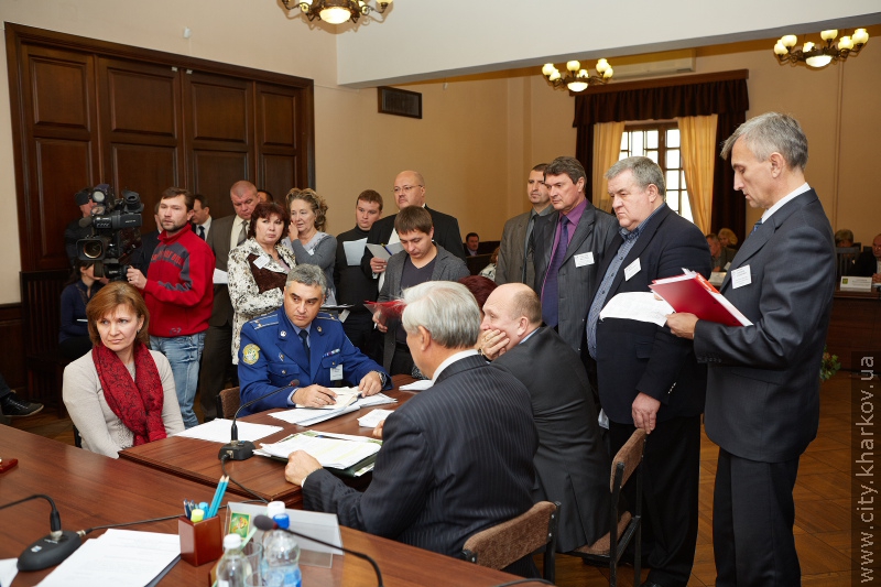 Геннадій Кернес провів прийом громадян в університеті імені Каразіна (доповнено)