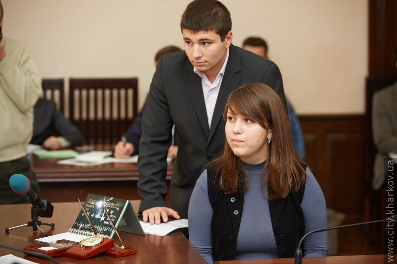 Геннадій Кернес провів прийом громадян в університеті імені Каразіна (доповнено)