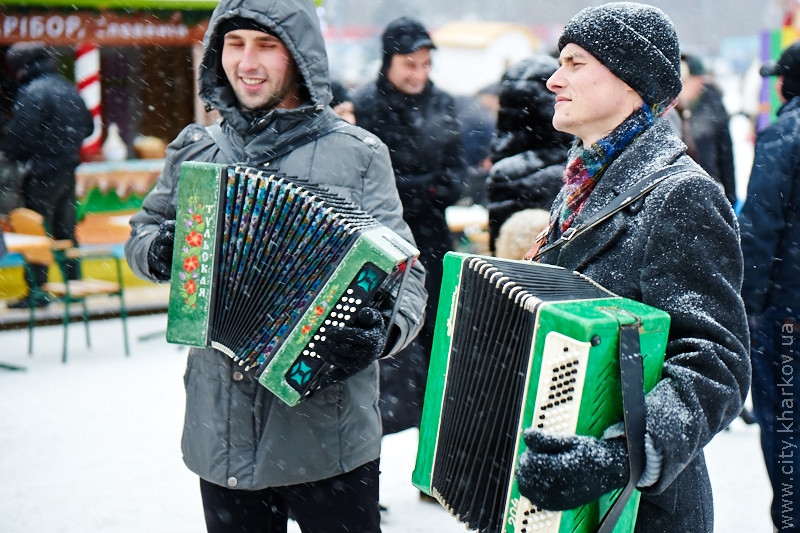 На площі Свободи відкрився новорічний ярмарок міст-побратимів