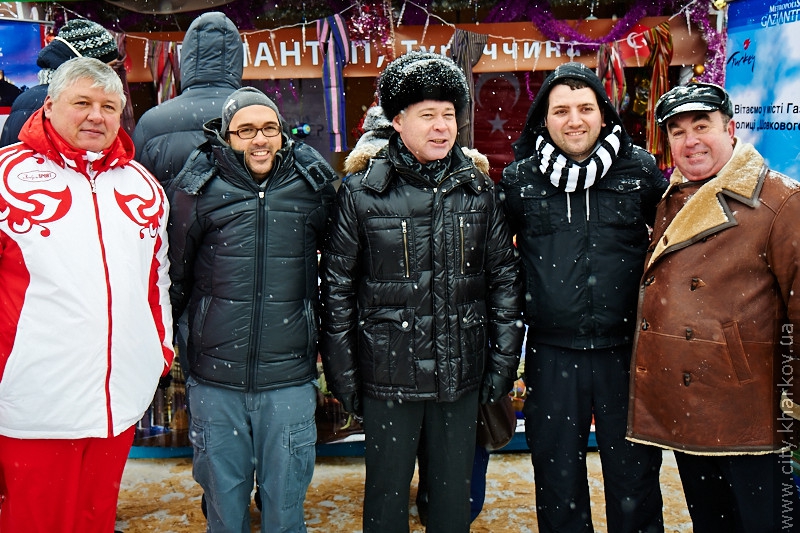На площі Свободи відкрився новорічний ярмарок міст-побратимів