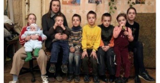 У Жовтневому районі привітали в Новим роком малозабезпечені сім'ї