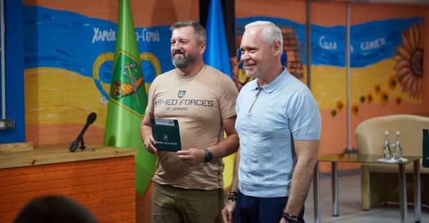 Ветерани отримали перші «Картки харків’янина» нового зразка